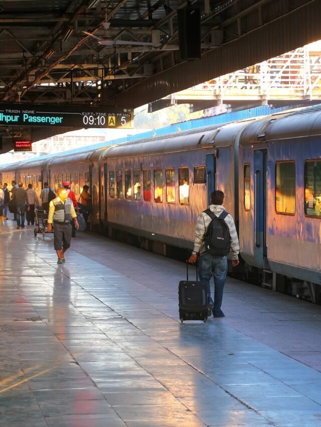 1t2tfdu_train_625x300_22_October_24
